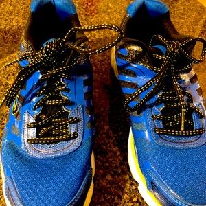 Blue women Fila Tennis shoes